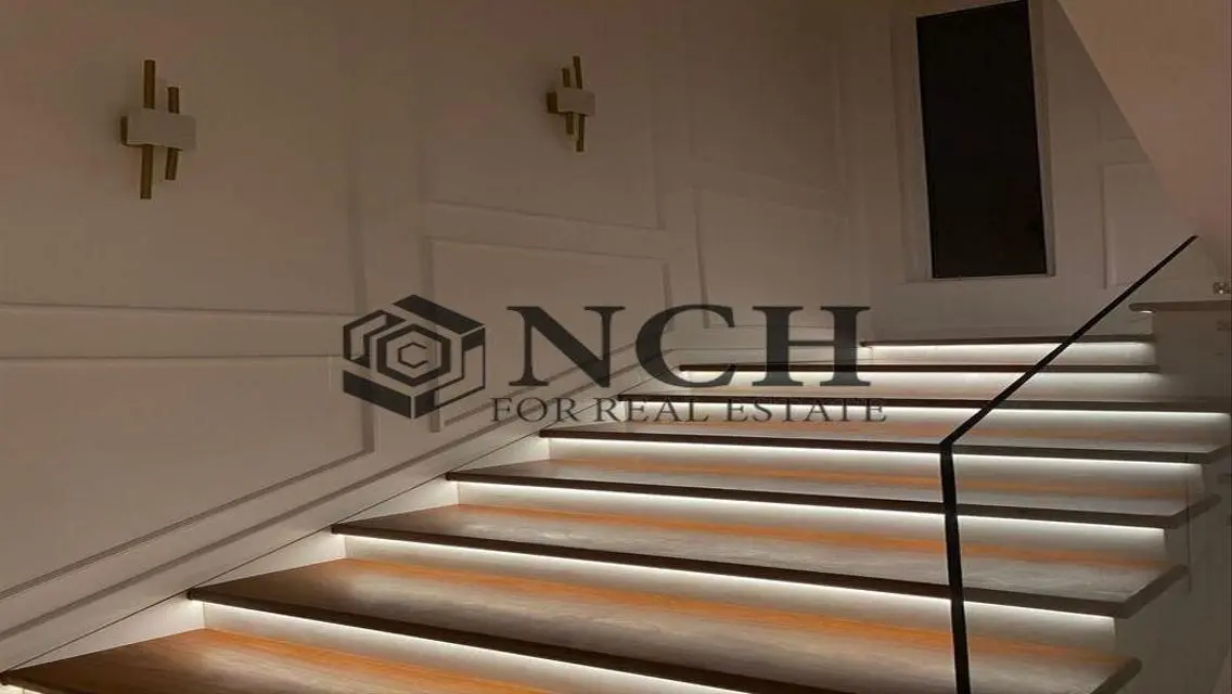 LUXURIOUS VILLA 5BED WITH PRIVATE POOL, PALM HILLS