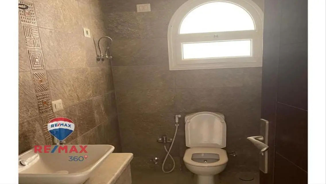 للاجانب فقط فيلا مستقله فيو لاندسكيب بحري صريح....