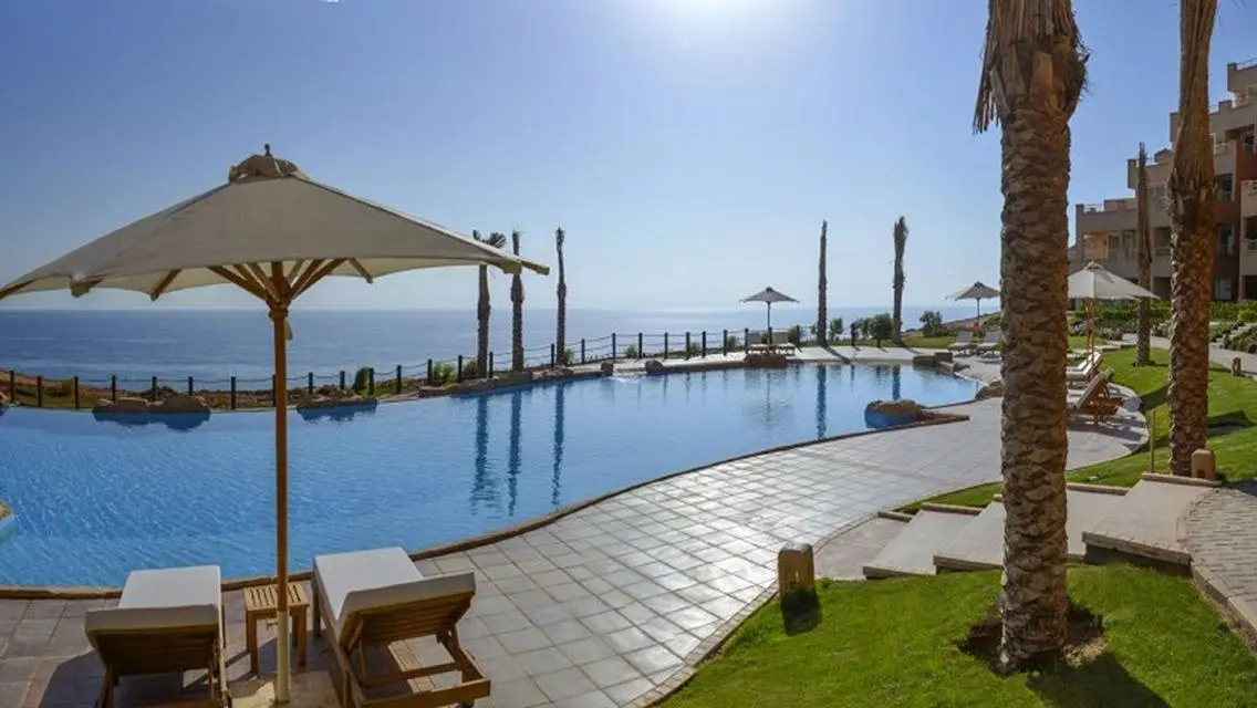 شاليه للبيع فى تلال السخنه مرحلة  shores فيو لاجون