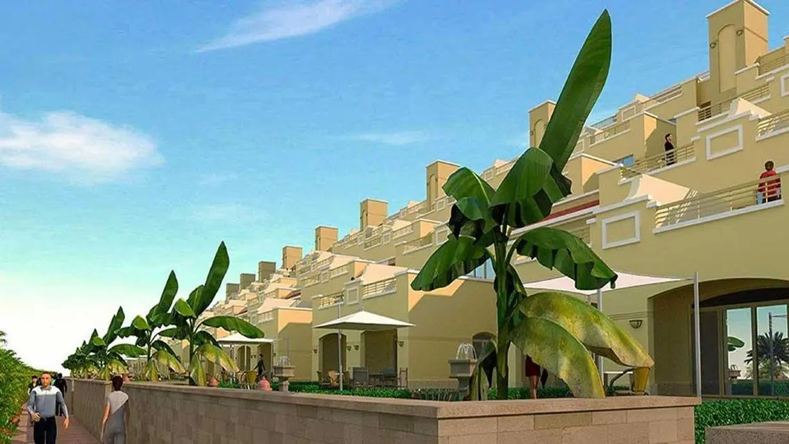 شاليه للبيع فى تلال السخنه مرحلة  shores فيو لاجون