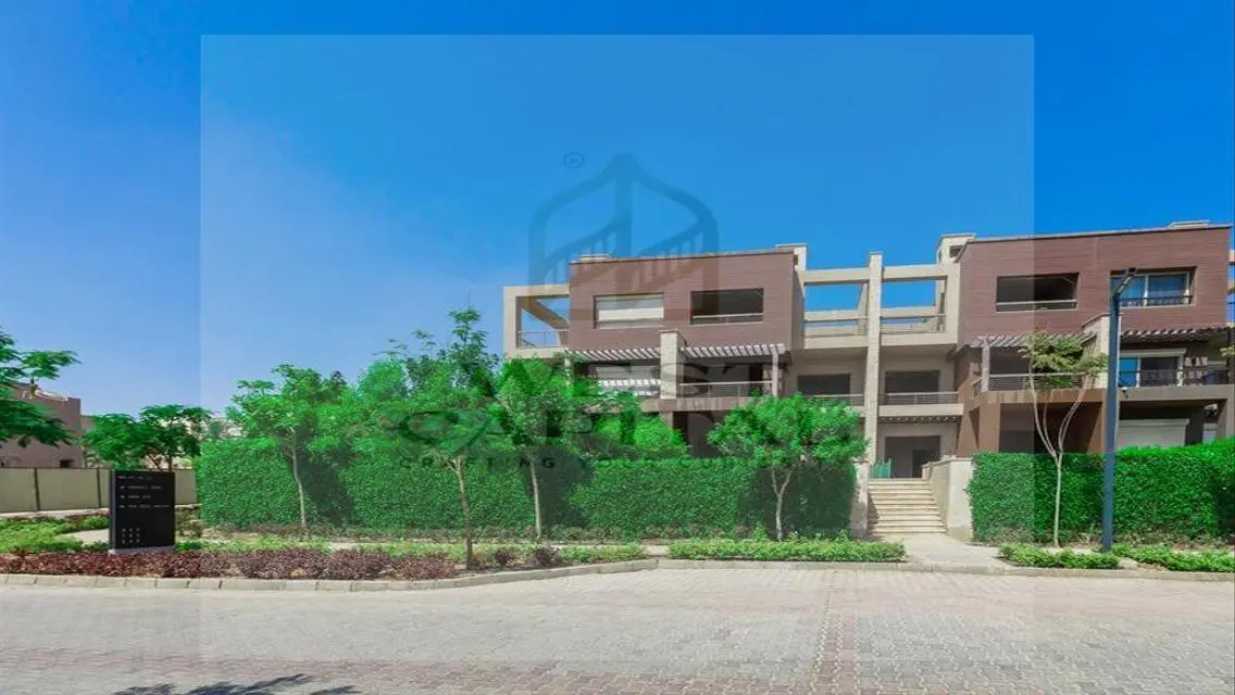Luxury and Charm: Spacious Apartment with Garden and Pool