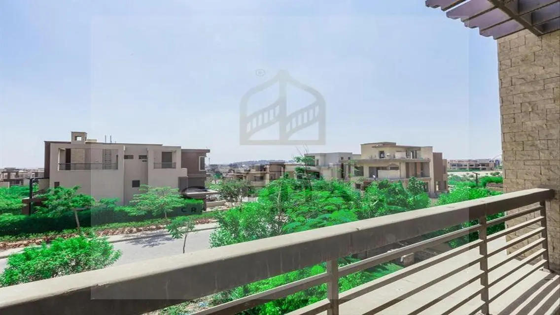 Luxury and Charm: Spacious Apartment with Garden and Pool