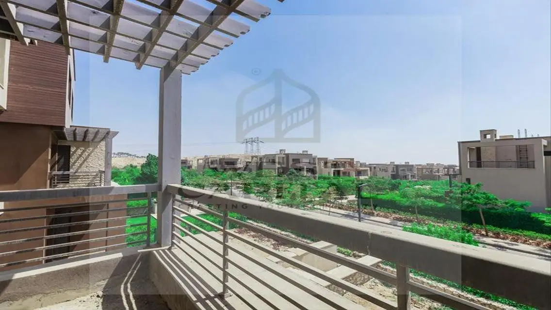 Luxury and Charm: Spacious Apartment with Garden and Pool