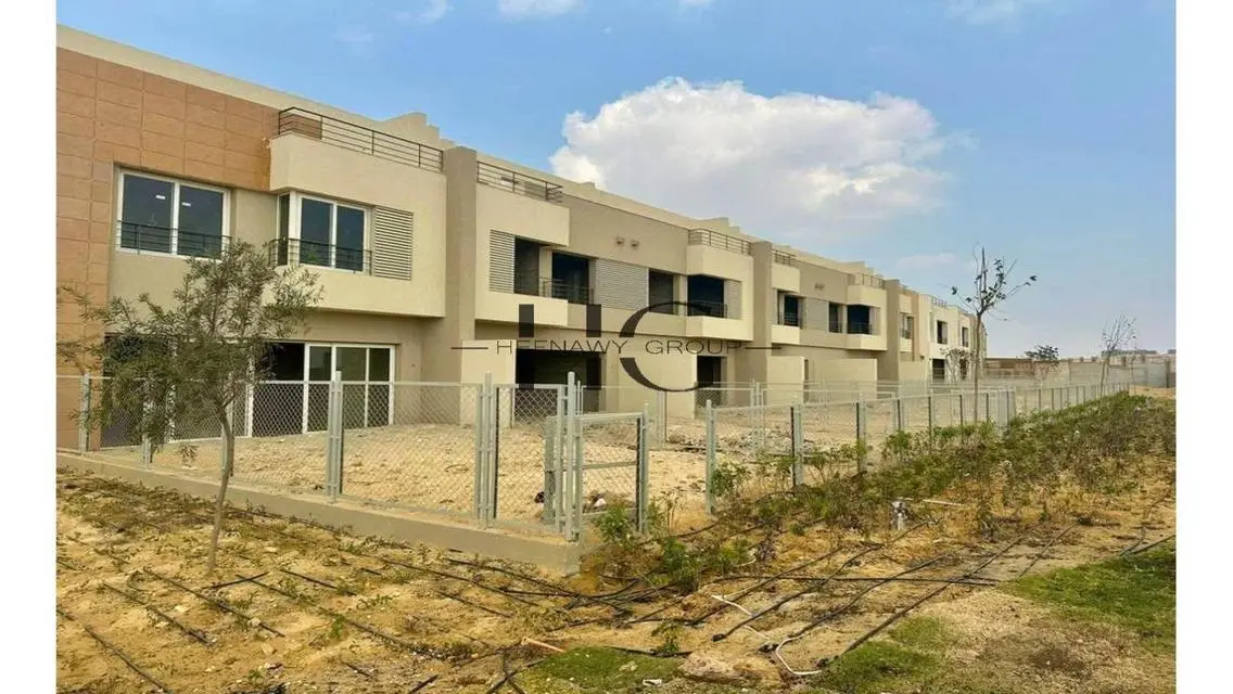 Best Price Townhouse In The Crown
