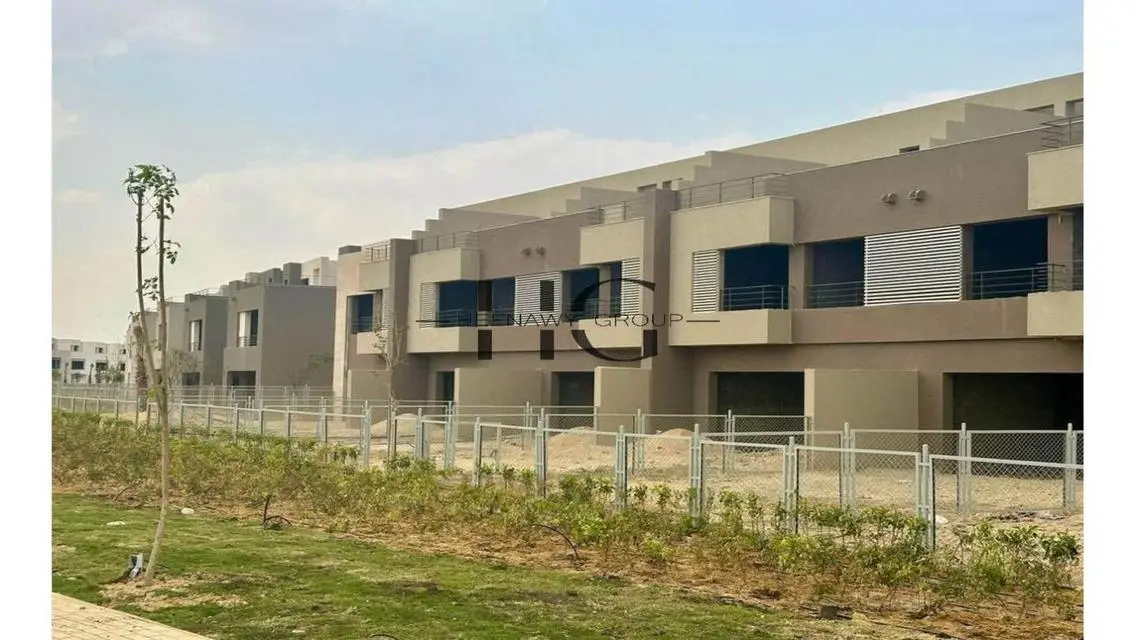Best Price Townhouse In The Crown