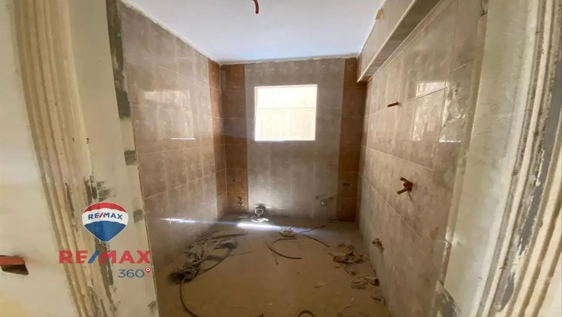 @very good price, 4 floors building+basemnent&amp;Roof