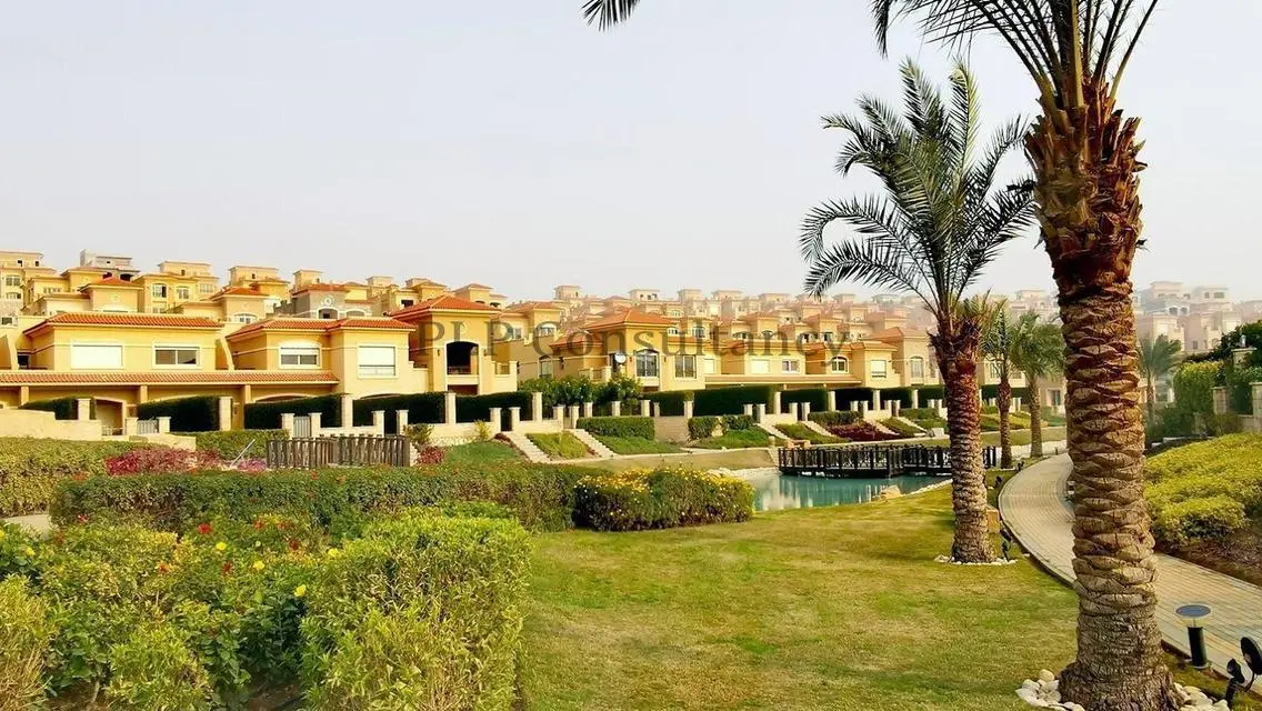 فيلا للبيع لقطة جدا بسعر خيالي في ستون بارك التجمع