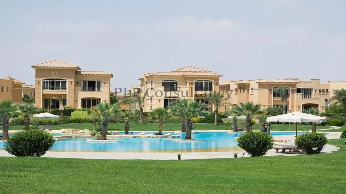 فيلا للبيع لقطة جدا بسعر خيالي في ستون بارك التجمع