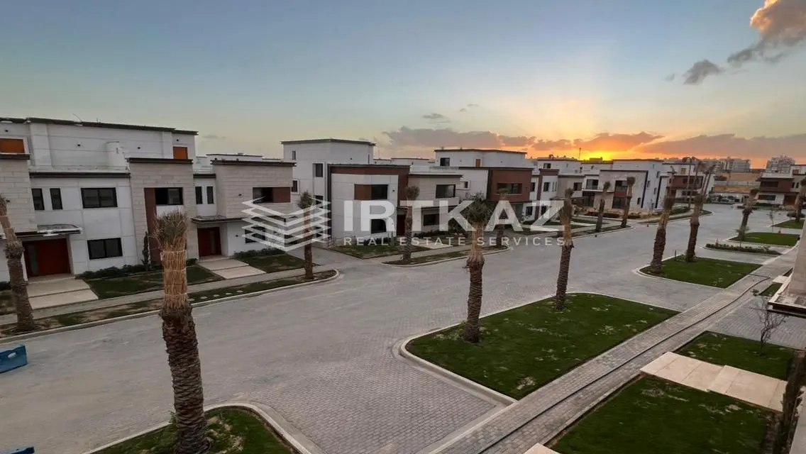 Resale Townhouse Corner RTM in Golden Square
