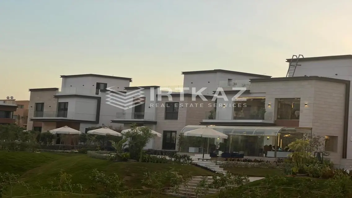 Resale Townhouse Corner RTM in Golden Square