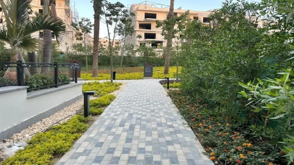 Fully finished Duplex 318m Ground with Garden