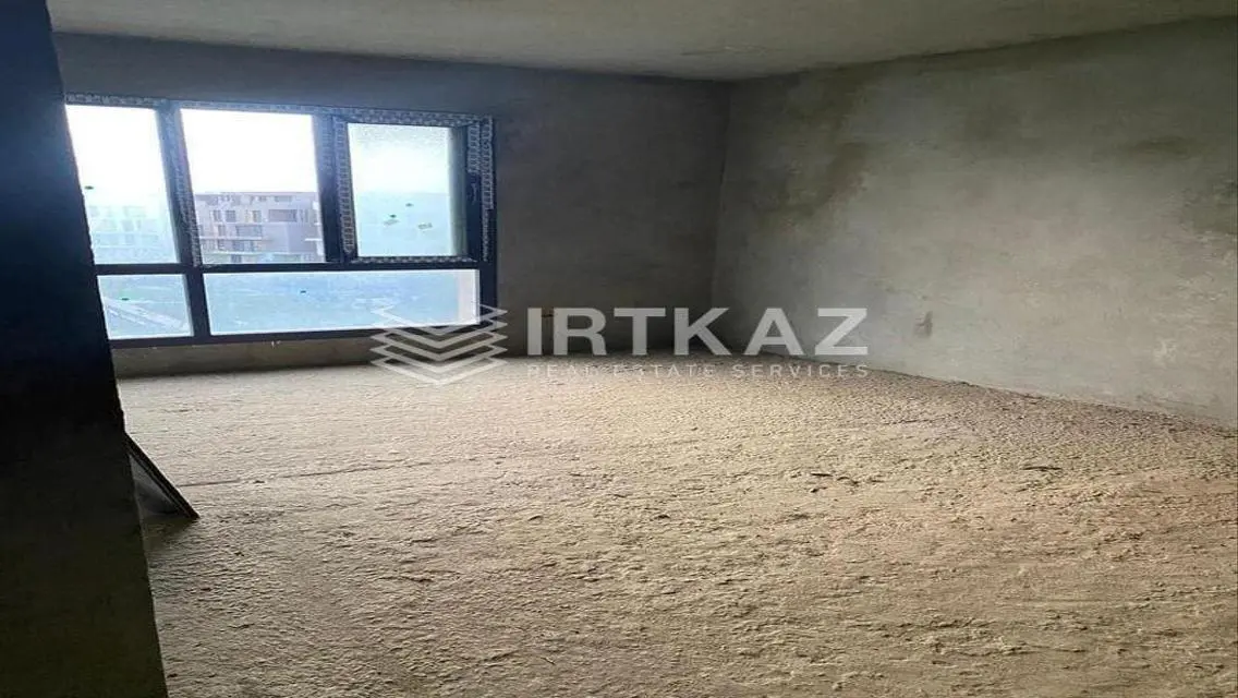 Triplex +roof Double view ready to move Best Price