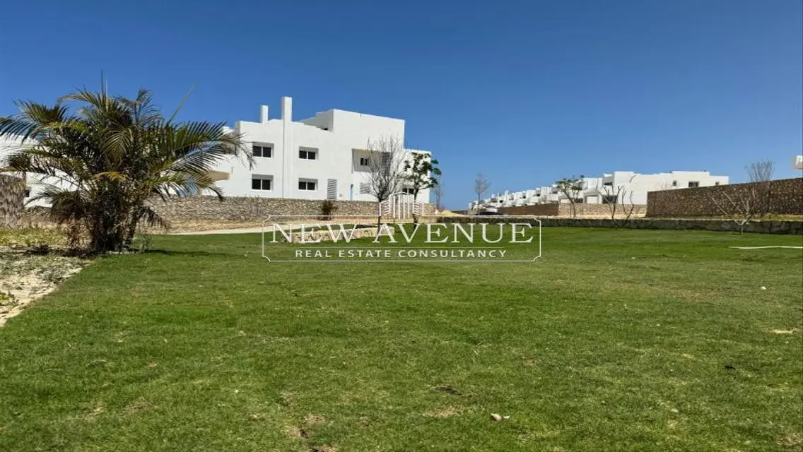 Luxury Apartment with 3 Bedrooms and Private Garden