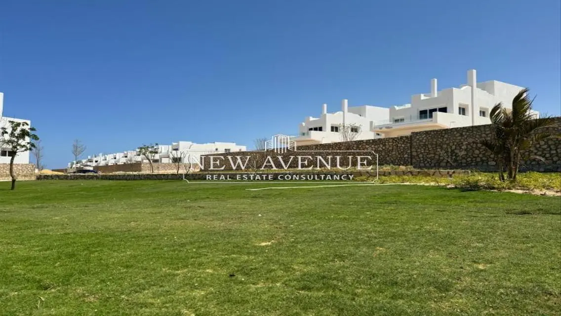 Luxury Apartment with 3 Bedrooms and Private Garden