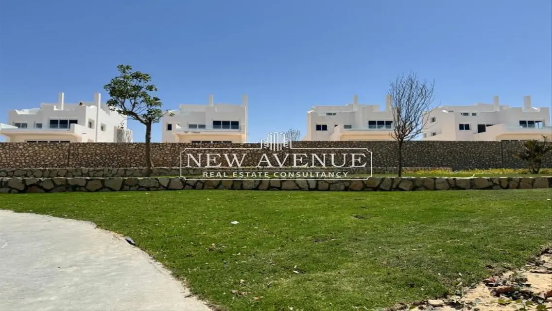 Luxury Apartment with 3 Bedrooms and Private Garden