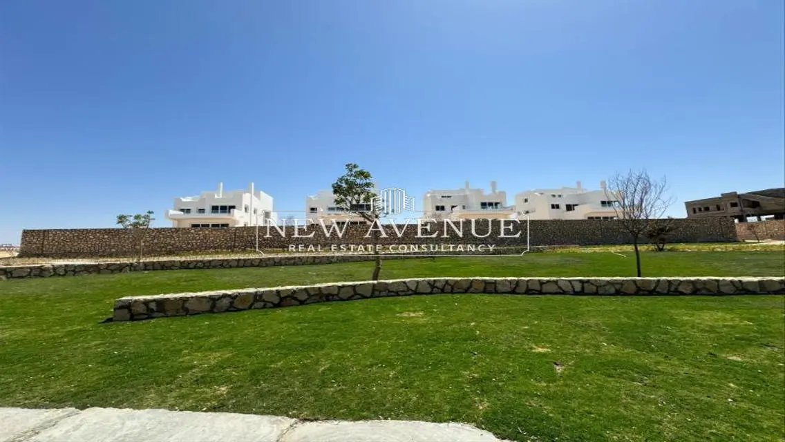 Luxury Apartment with 3 Bedrooms and Private Garden