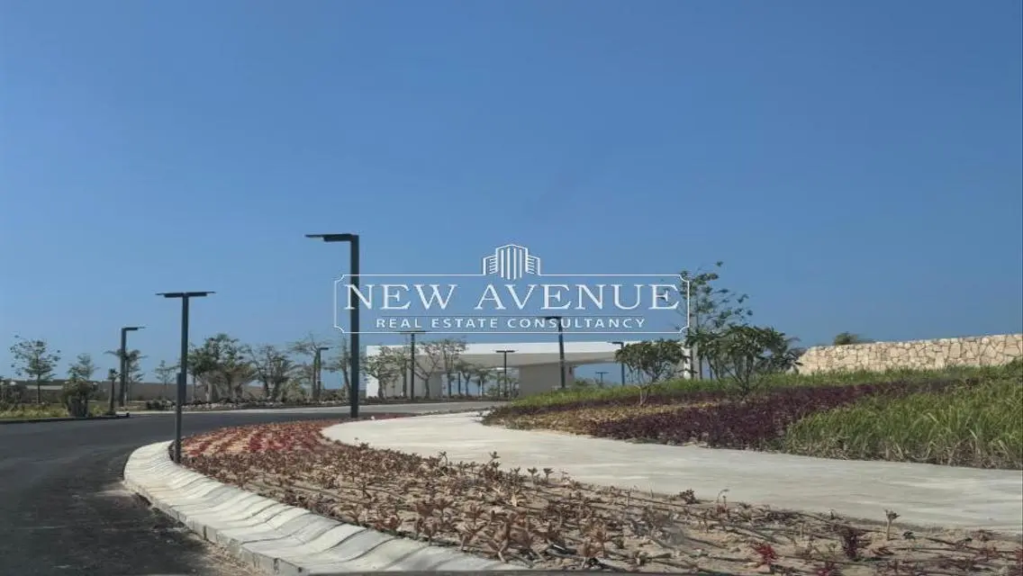 Luxury Apartment with 3 Bedrooms and Private Garden