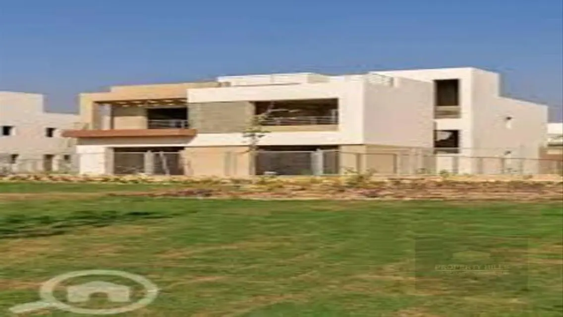villa next new Giza in palm hills inst. over 8yrs