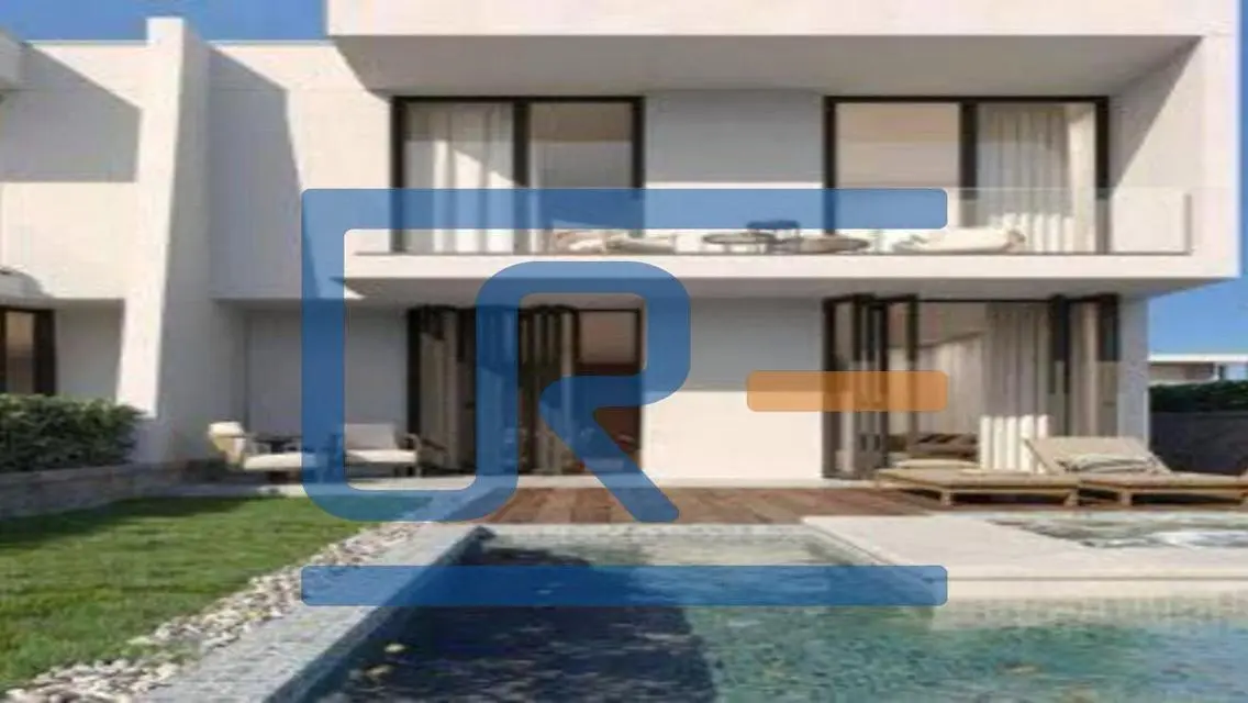 Chalet 2nd Row Resale in direction white sea view