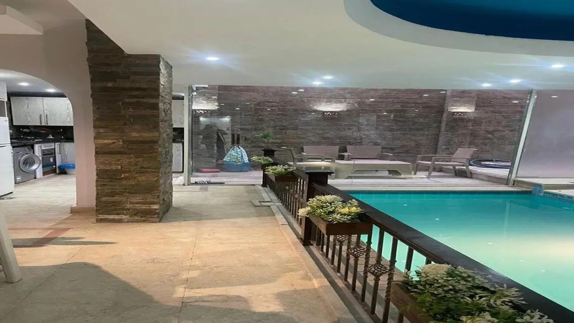 Basement with garden and swimming pool for sale