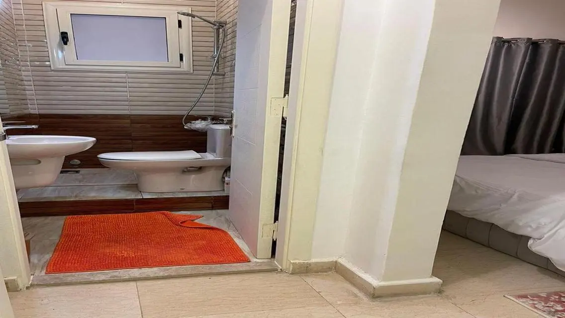 Basement with garden and swimming pool for sale