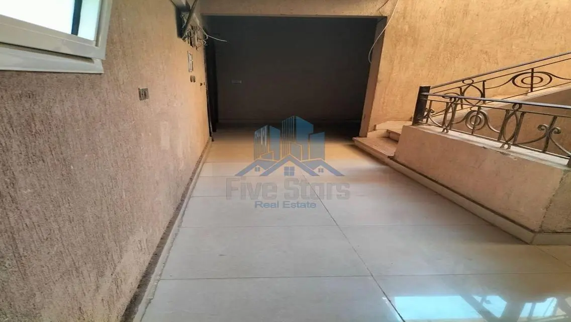 شقه للبيع كمبوند town view حدائق اكتوبر سعر مميز