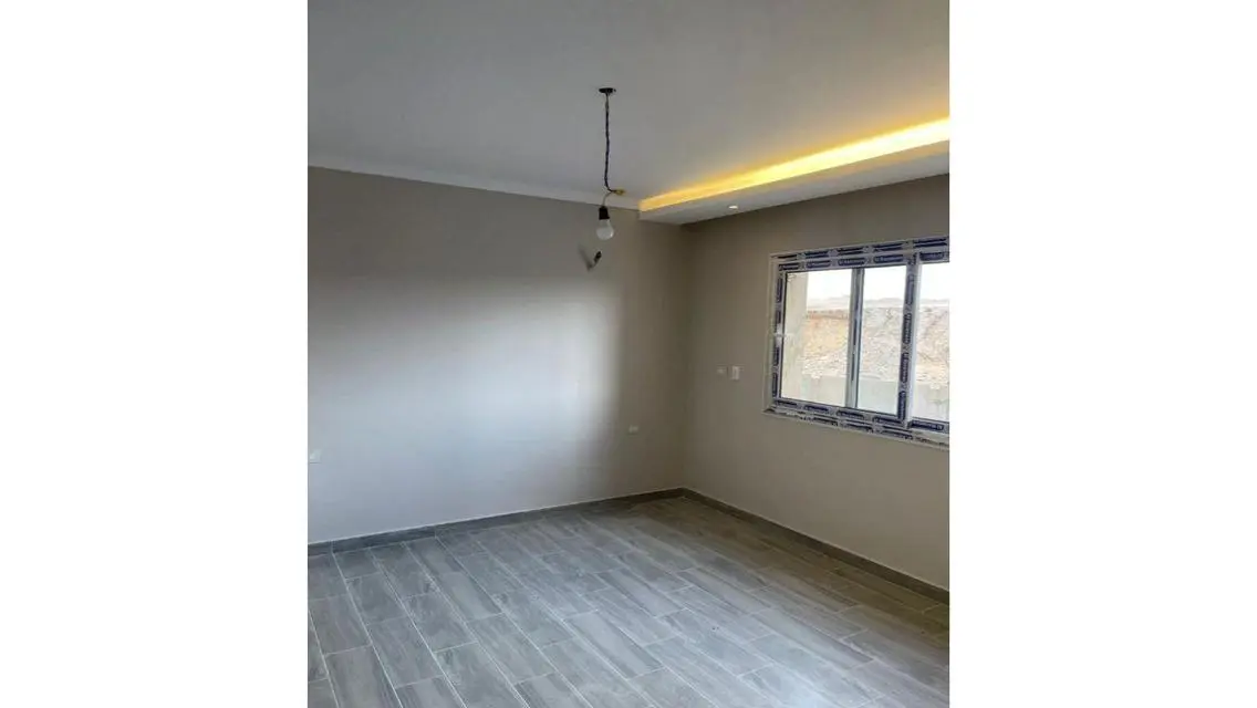 شقه للايجار في كمبوند ذا سكوير