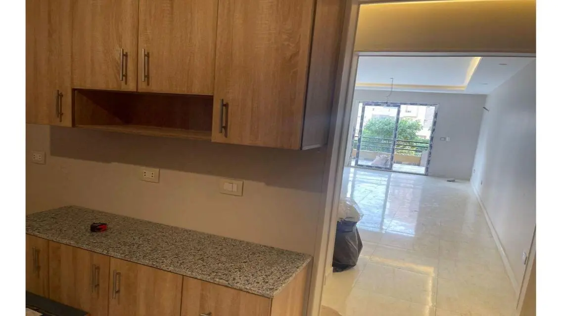 شقه للايجار في كمبوند ذا سكوير