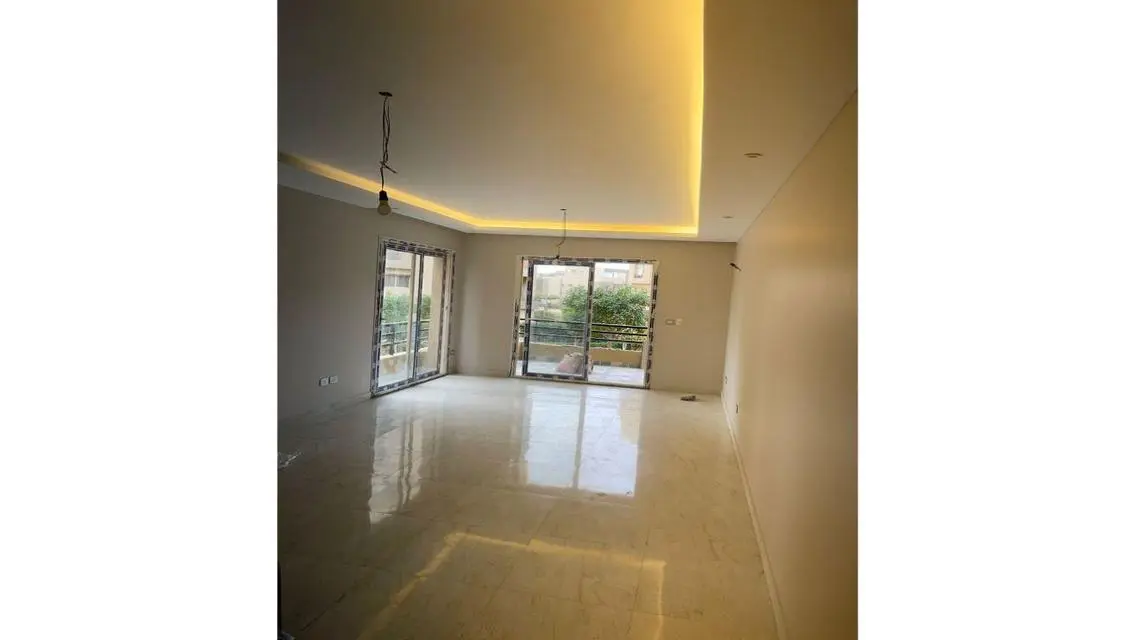 شقه للايجار في كمبوند ذا سكوير