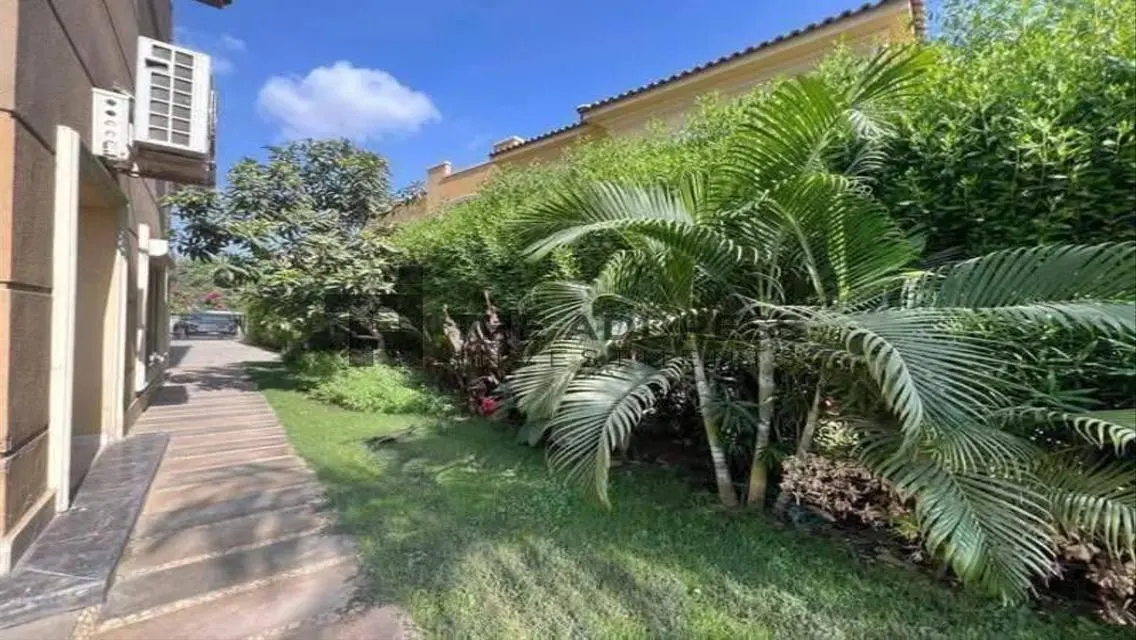 villa + garden + pool installment 8 years 10%DP