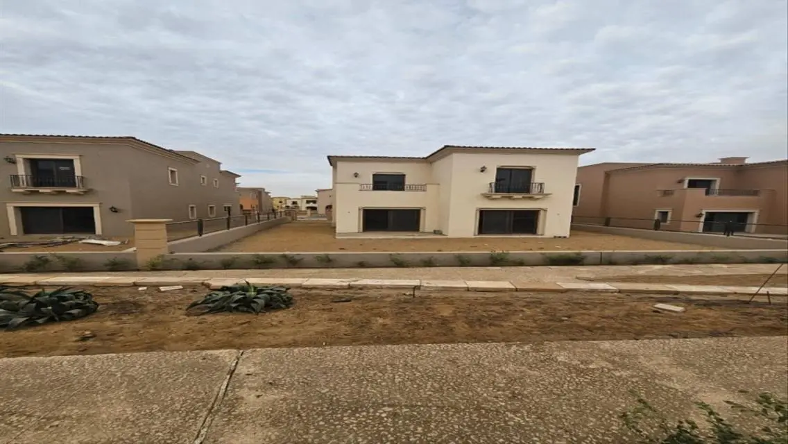 Under Market Price Villa Resale 455m in City Gate