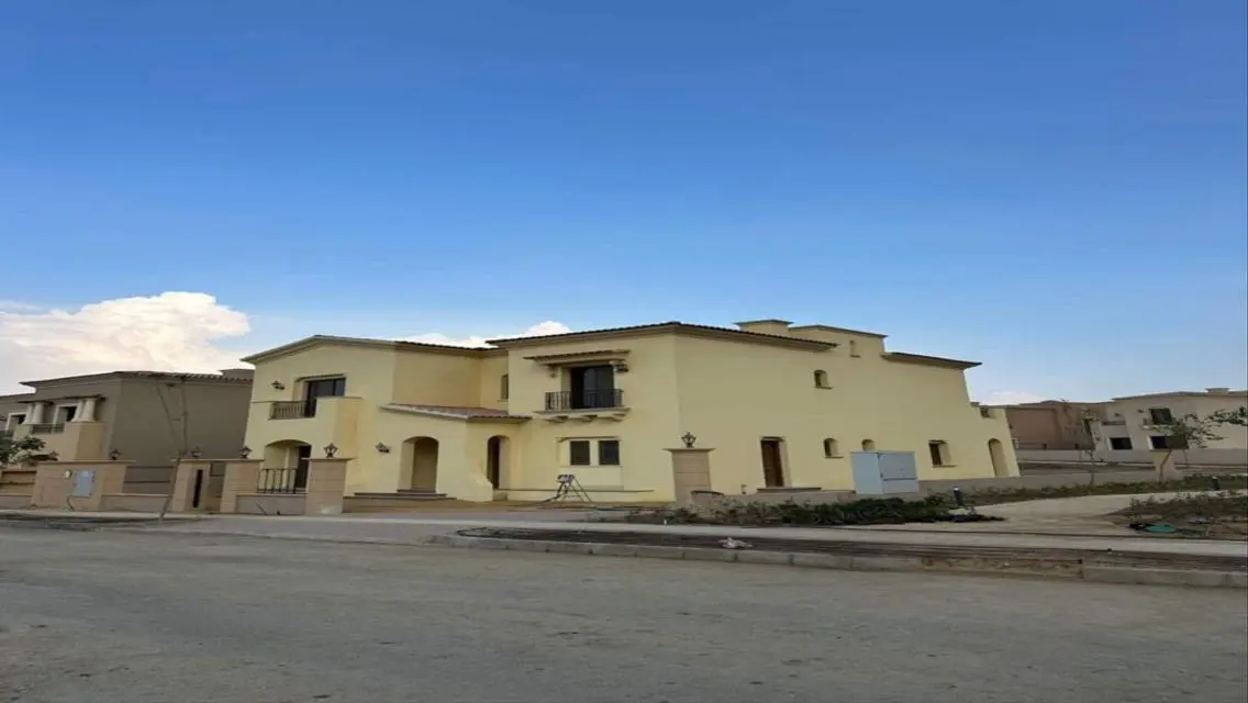 Under Market Price Villa Resale 455m in City Gate