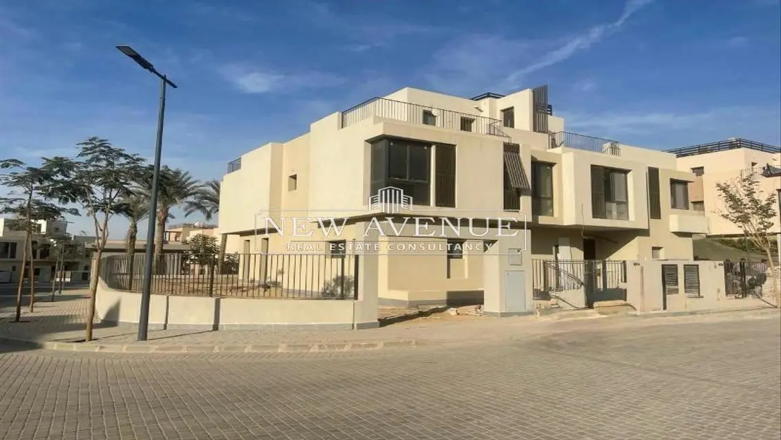 Twinhouse prime location bahary semi finished
