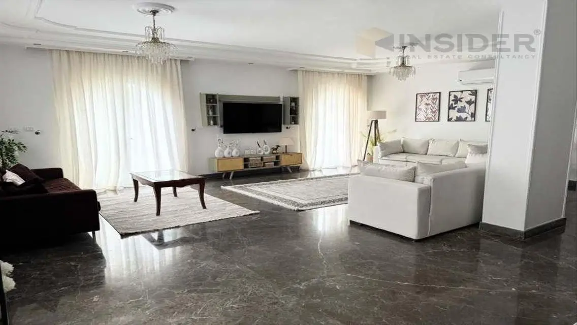 Ground apt furnished high end furniture for rent