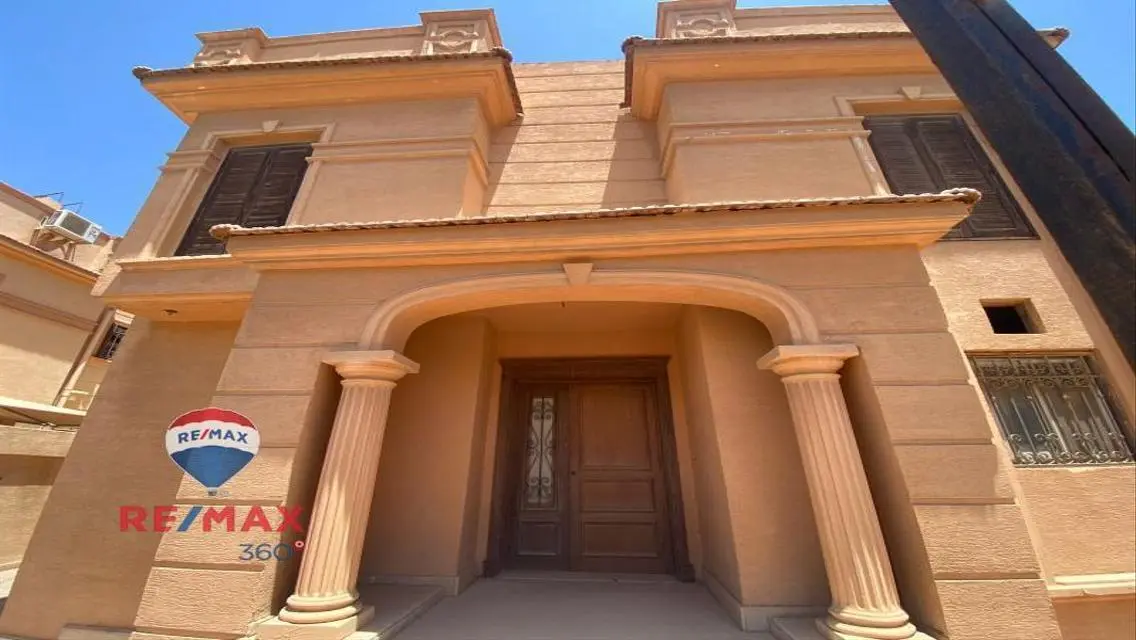 فيلا للبيع بموقع رائع كمبوند طيبه بجوار بوينت 90,,