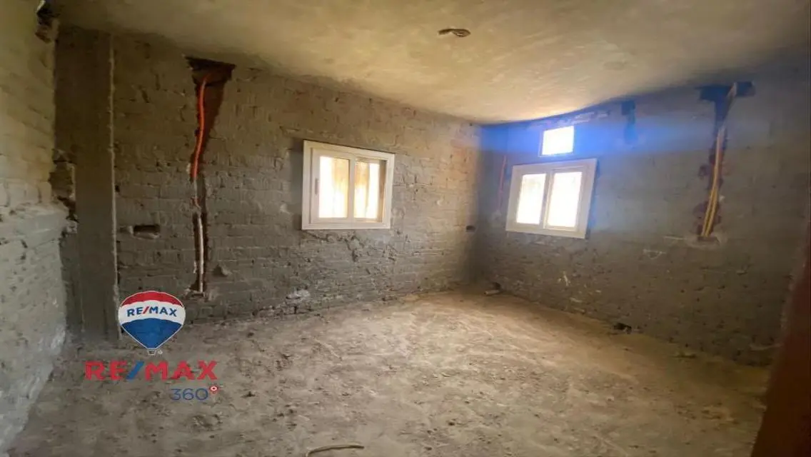 فيلا للبيع بموقع رائع كمبوند طيبه بجوار بوينت 90,,