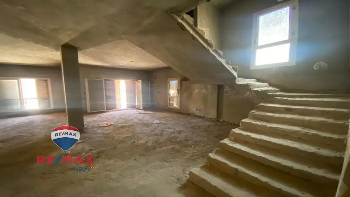 فيلا للبيع بموقع رائع كمبوند طيبه بجوار بوينت 90,,
