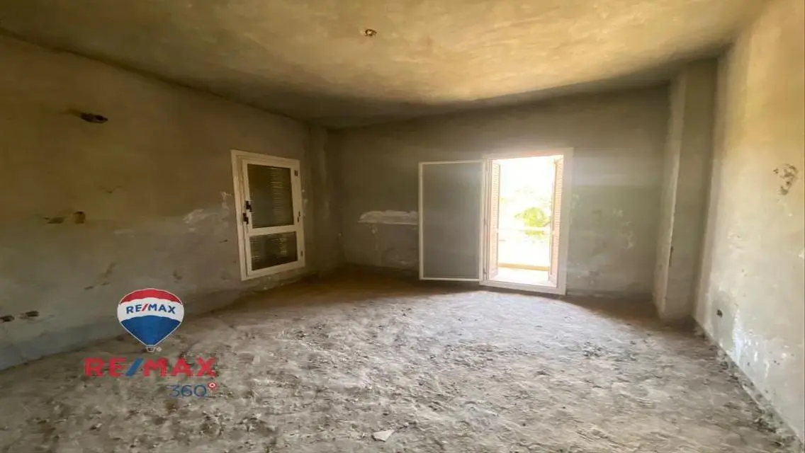 فيلا للبيع بموقع رائع كمبوند طيبه بجوار بوينت 90,,