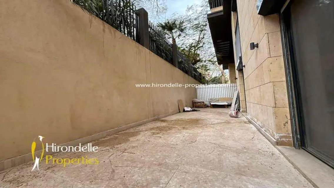 دور ارضى بحديقة خاصة للايجار بالمعادى