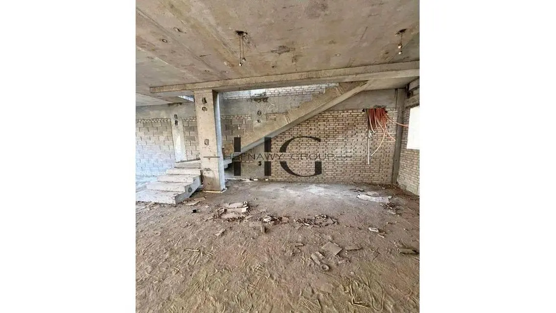 Standalone Under Market Price In The Crown