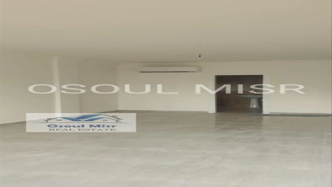 Villa for rent in Royal City Compound