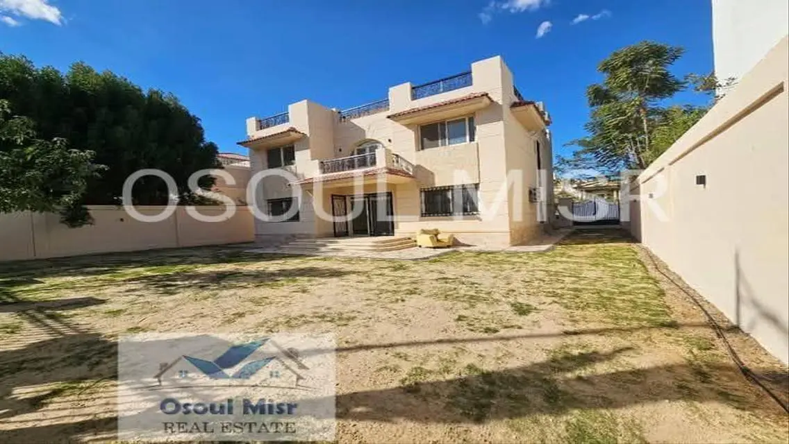 Villa for rent in Royal City Compound