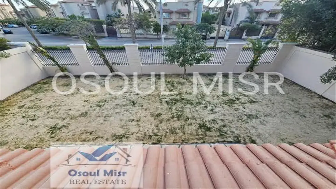 Villa for rent in Royal City Compound
