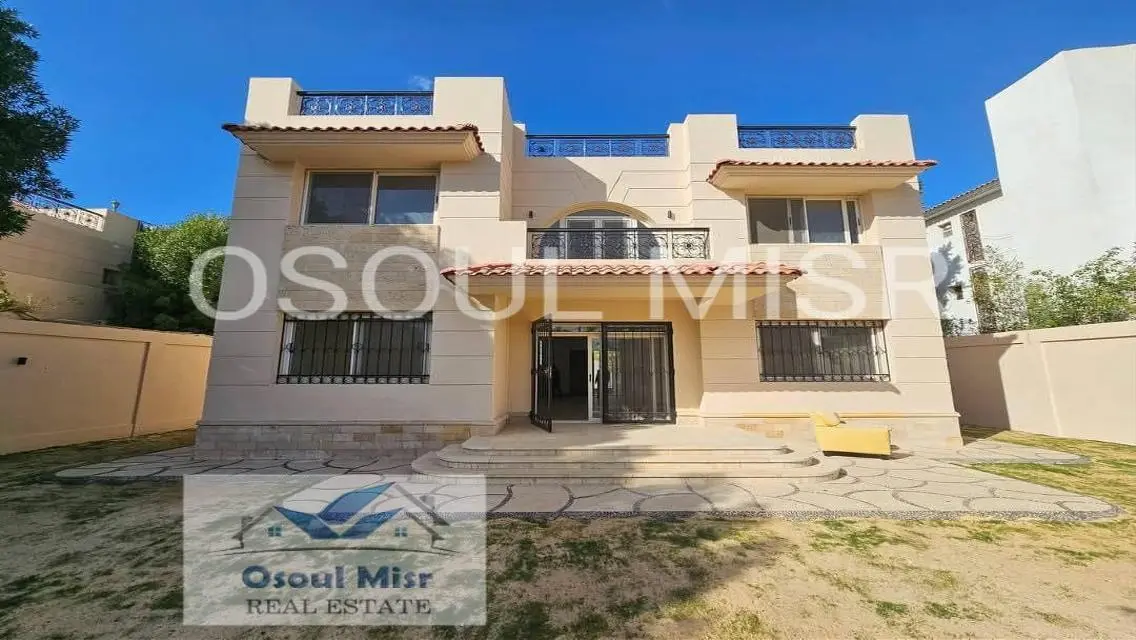 Villa for rent in Royal City Compound