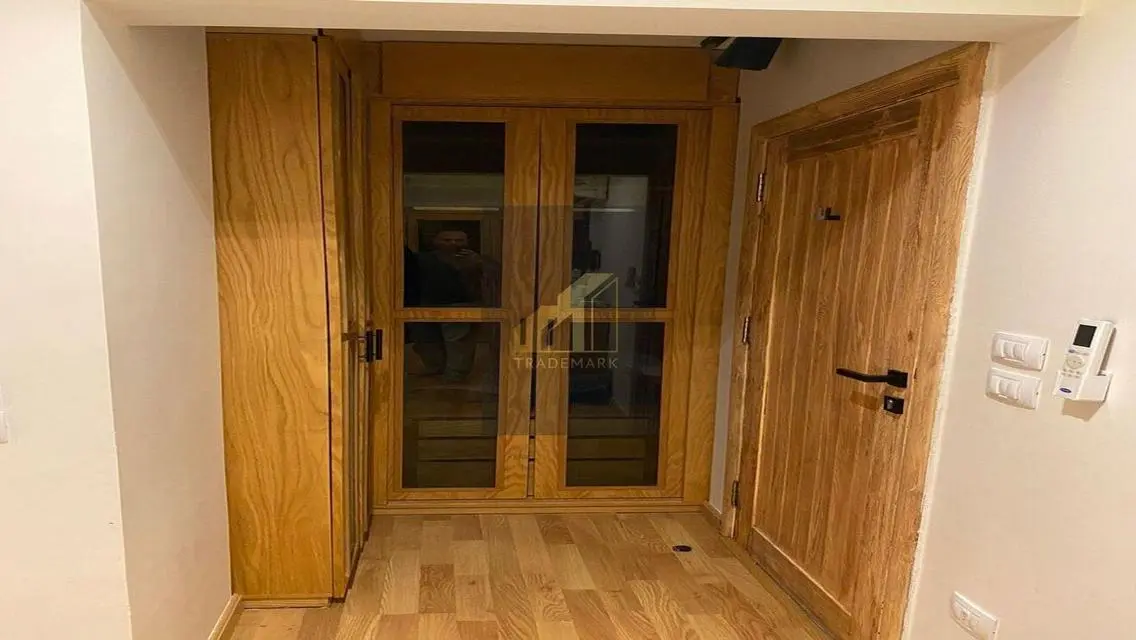 apartment wz garden fully furnished prime location