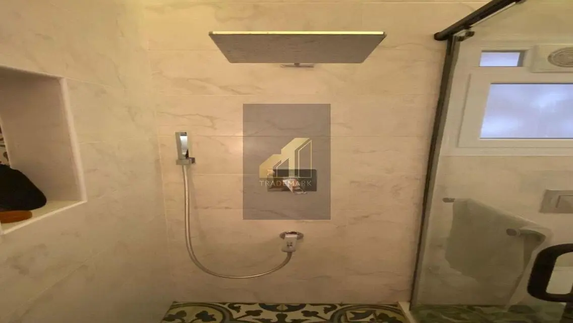 apartment wz garden fully furnished prime location