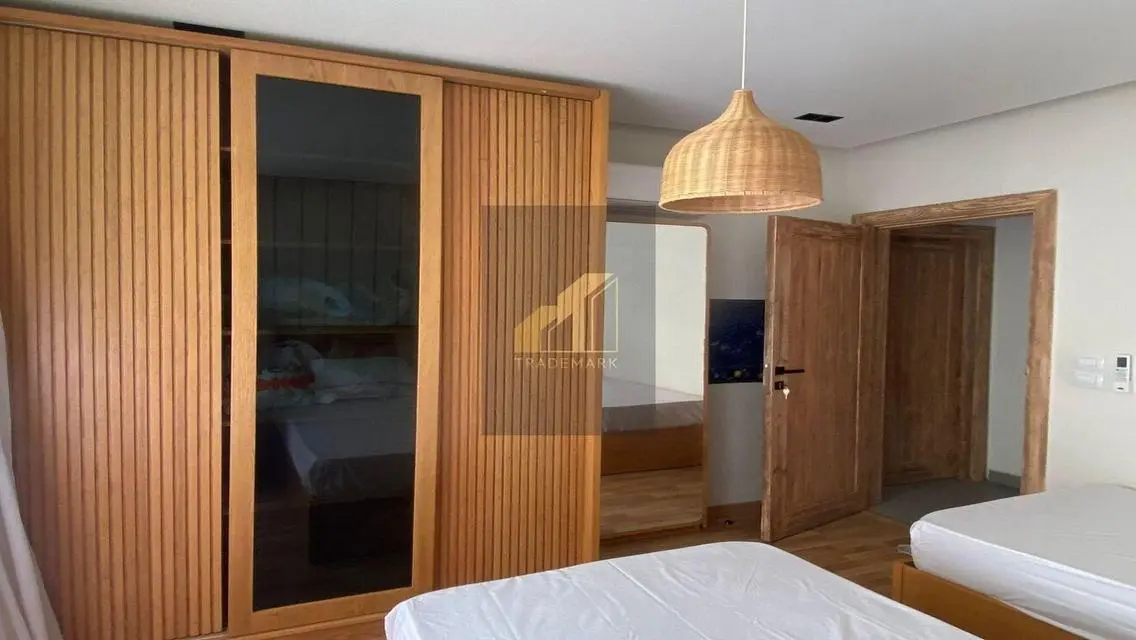 apartment wz garden fully furnished prime location