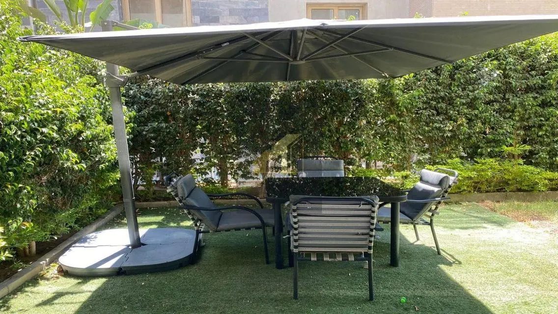 apartment wz garden fully furnished prime location