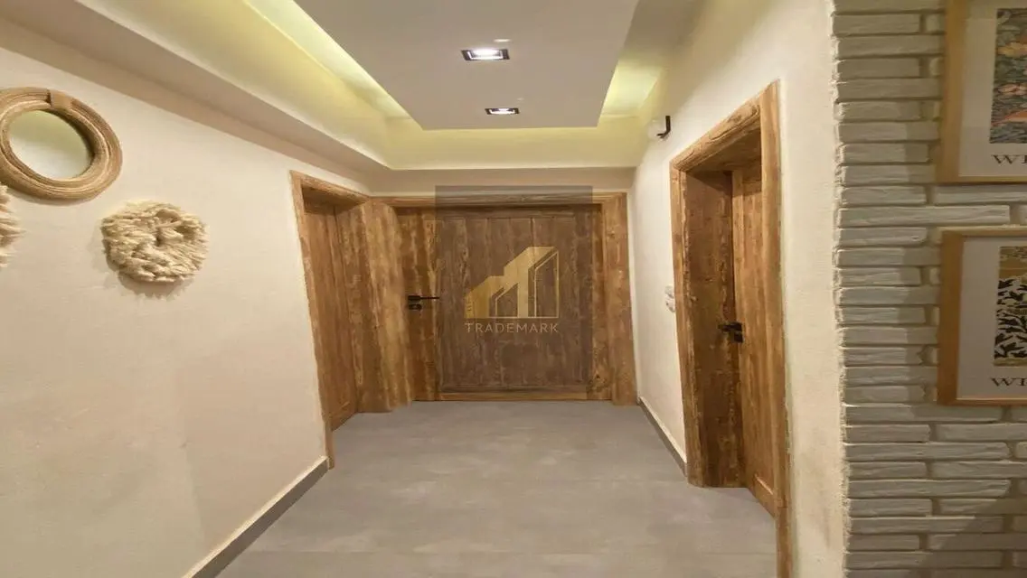 apartment wz garden fully furnished prime location
