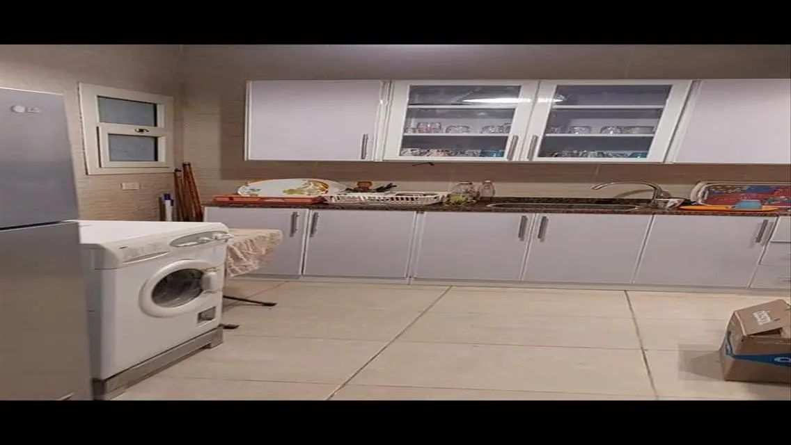 Luxurious 5-Room Apartment with Lake View Balcony